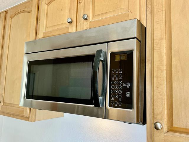 Detail Gallery Image 10 of 61 For 2445 S. Stage Coach Ln, Fallbrook,  CA 92028 - 4 Beds | 3 Baths