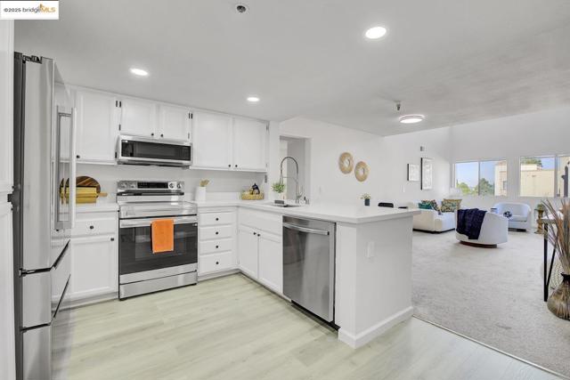Image 3 of 45 For 545 Pierce St  2410