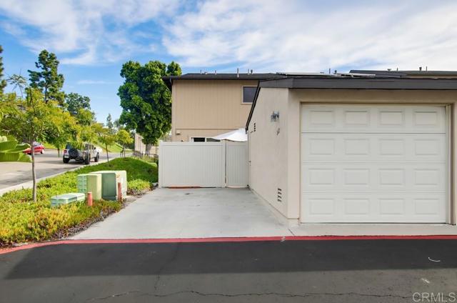 3612 Fairlomas Road, National City CA: https://media.crmls.org/mediaz/6a7e1c31-4a4d-46d1-ab41-76cef704e3bf.jpg
