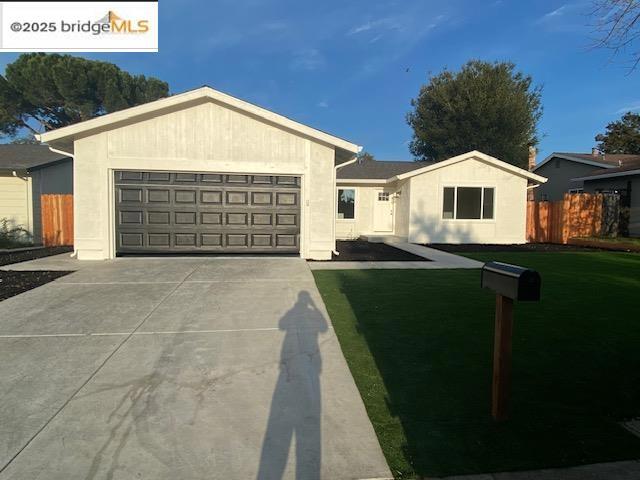 1832 Elkwood dr, Concord CA: https://media.crmls.org/mediaz/6a7e919d-4d02-4bfe-925e-89b6ce3e8651.jpg