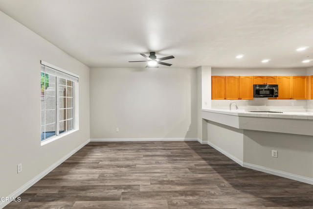 Detail Gallery Image 14 of 45 For 1209 Nautical Way, Oxnard,  CA 93030 - 3 Beds | 2/1 Baths