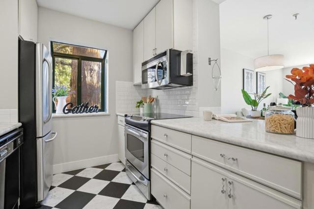 4250 El Camino Real, Palo Alto CA: https://media.crmls.org/mediaz/6a7fd46b-0a5f-48bd-b0da-e53515d17f95.jpg