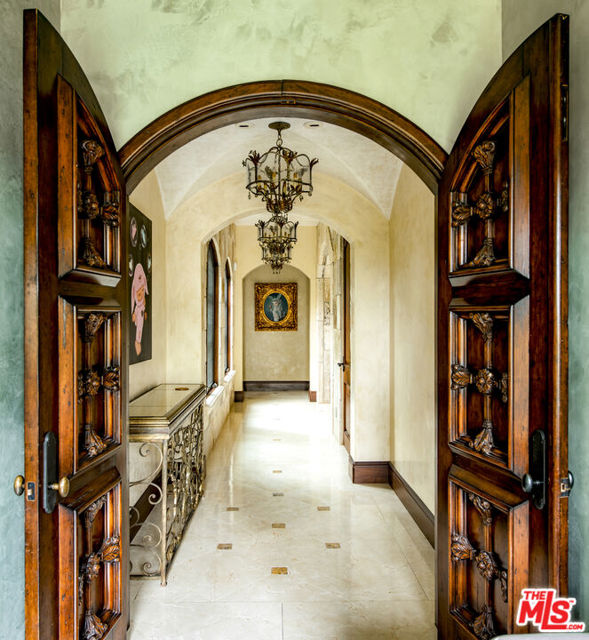 427 La Marina Drive, Camarillo CA: https://media.crmls.org/mediaz/6a8112b6-5a41-47ae-96f4-0c9147afdcca.jpg