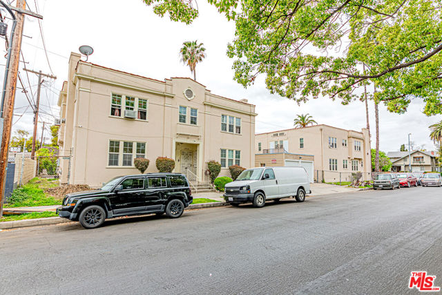 2460 W 18th Street, Los Angeles CA: https://media.crmls.org/mediaz/6a819f93-6062-4f52-890c-e13229b4e579.jpg