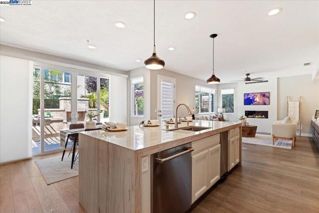 1699 Lodestone Rd, Livermore CA: https://media.crmls.org/mediaz/6a821ac9-1054-44c2-9c01-f7886eb13a56.jpg