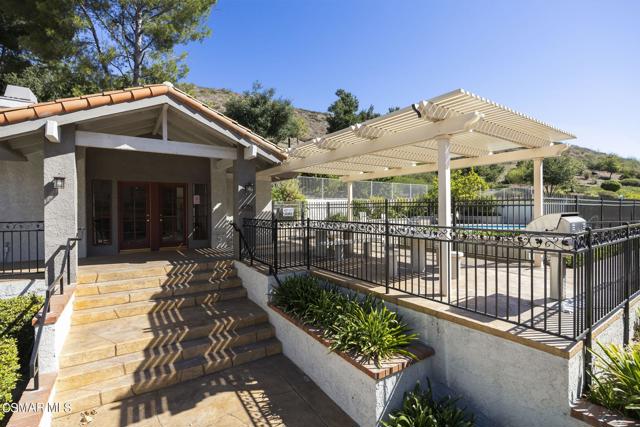 45-web-or-mls-Upmarketmedia_3123Hil-143
