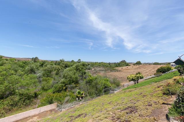 5188 Weymouth Way, Oceanside CA: https://media.crmls.org/mediaz/6a83e112-ae1e-48e5-ba99-0fcd19276cea.jpg