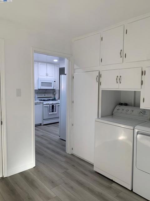 808 Martin Blvd, San Leandro CA: https://media.crmls.org/mediaz/6a84599d-53cb-49fc-aa86-6e4ca5a677d7.jpg