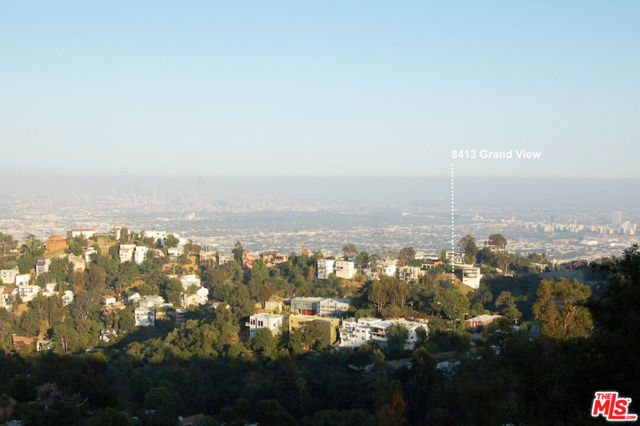 8413 Grand View Drive, Los Angeles CA: https://media.crmls.org/mediaz/6a851c53-dfec-4d97-af57-5a083d7a5c34.jpg