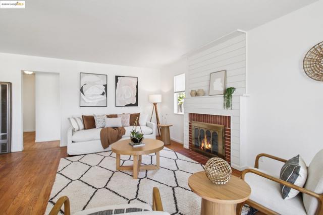 1881 Dolly Ave, San Leandro CA: https://media.crmls.org/mediaz/6a866f85-fd44-4a0b-b9c0-d3ee9994c140.jpg