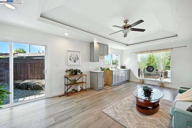 3419 Del Valle Cir, San Leandro CA: https://media.crmls.org/mediaz/6a86d1c4-9fd7-4a34-b879-e429375b9366.jpg