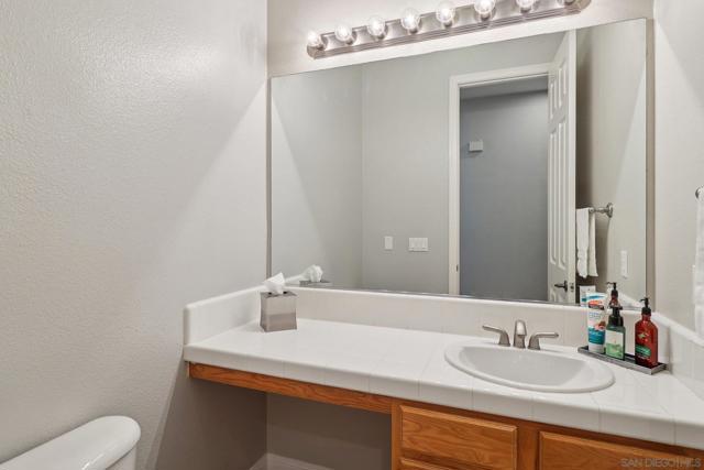 1648 Brady Cir, Carlsbad CA: https://media.crmls.org/mediaz/6a8789da-5ec5-4777-9c33-d8da76cd10c7.jpg