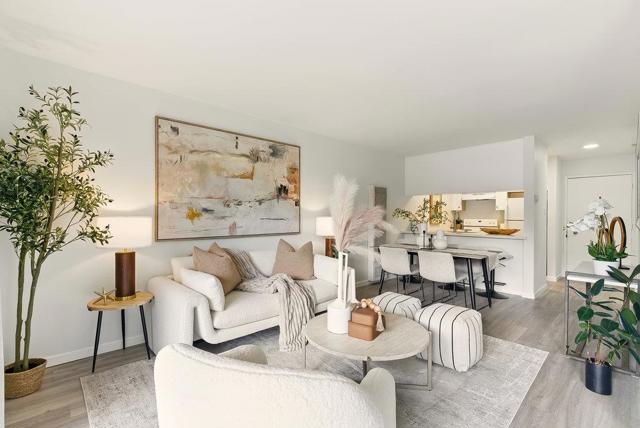707 Fathom Drive, San Mateo CA: https://media.crmls.org/mediaz/6a8794c8-fd50-497a-ad0f-a06aee879c90.jpg