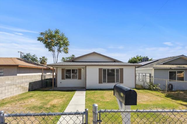 132 Center, Taft CA: https://media.crmls.org/mediaz/6a880567-ce2e-47db-8538-3a540f24c3f7.jpg