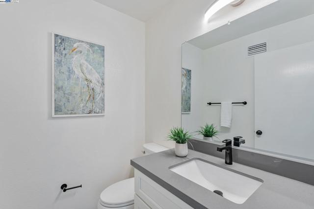 3856 Jacana Lake Ct, Fremont CA: https://media.crmls.org/mediaz/6a88105f-df14-4777-a654-5862c25a9e7d.jpg