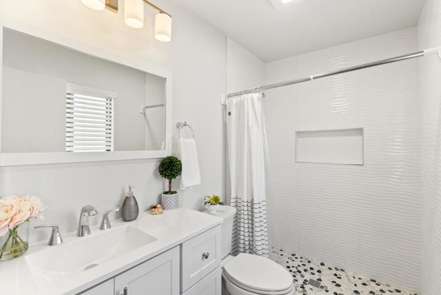 7337 Alicante Road, Carlsbad CA: https://media.crmls.org/mediaz/6a881a99-7baa-4a87-a338-1bc5f642186b.jpg