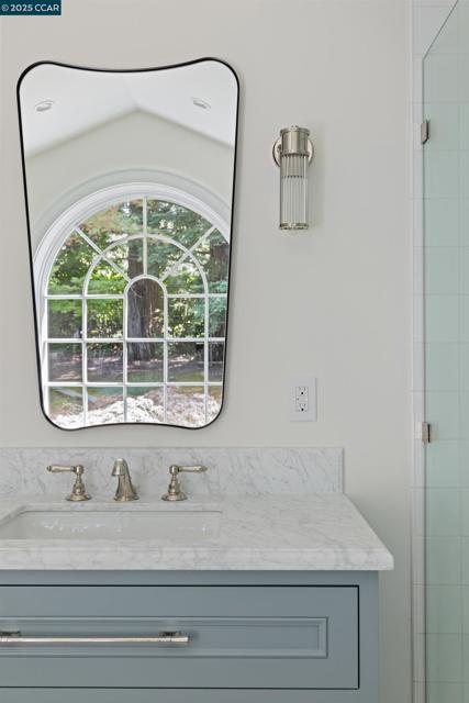 3828 Happy Valley Road, Lafayette CA: https://media.crmls.org/mediaz/6a893056-1db9-4c54-9a04-30e61c3880d8.jpg