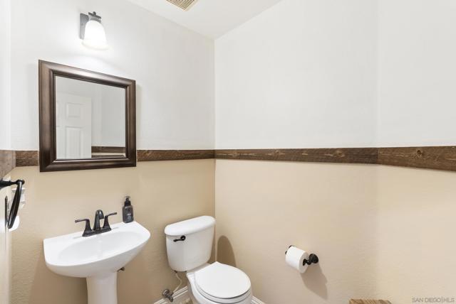 5562 Vista San Simeon, San Diego CA: https://media.crmls.org/mediaz/6a8966e3-9a7e-4592-b881-5fc46c3d57e8.jpg