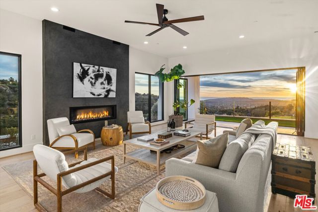 2082 Las Canoas Road, Santa Barbara CA: https://media.crmls.org/mediaz/6a89b74e-157c-4fff-a71e-8814f9c5b414.jpg