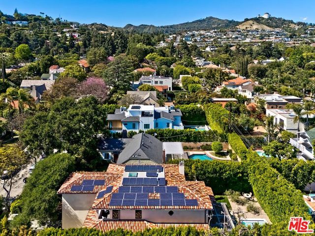 1916 N Serrano Avenue, Los Angeles CA: https://media.crmls.org/mediaz/6a89eadd-aeca-4cb7-a35f-9e360936bb8a.jpg