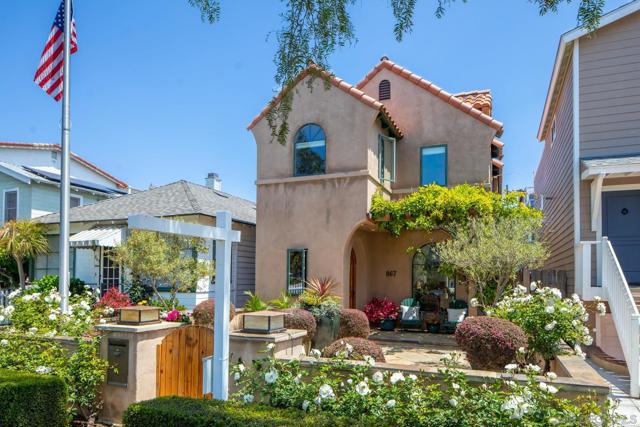 867 E Avenue, Coronado CA: https://media.crmls.org/mediaz/6a8a5335-48ac-40ee-ba62-bc27ed9a6347.jpg