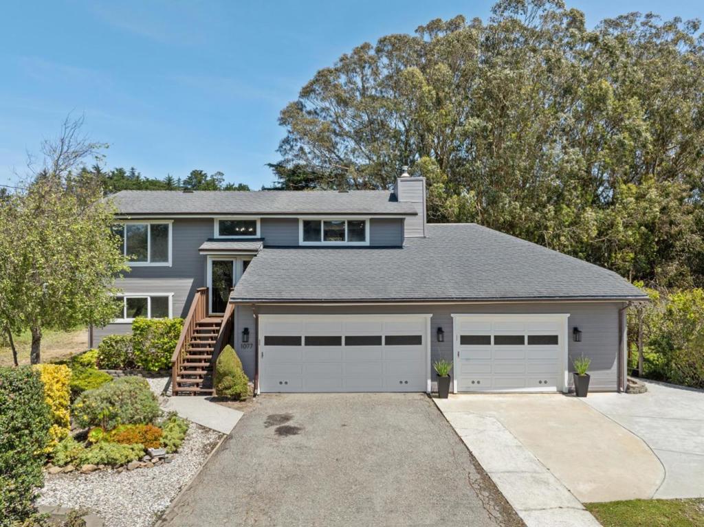 1077 Pearl Avenue