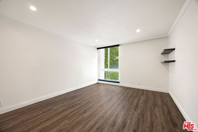 8535 W West Knoll Drive, West Hollywood CA: https://media.crmls.org/mediaz/6a8a96de-78c0-4ead-a7b1-f9830c34ca92.jpg