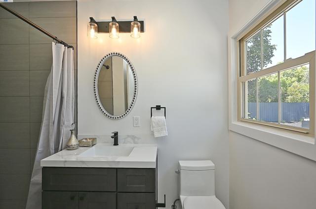 3208 McNutt, Walnut Creek CA: https://media.crmls.org/mediaz/6a8b2df9-3178-4511-81d4-c7f2aca8f471.jpg
