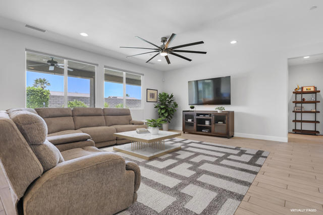 41399 Manchester Street, Indio CA: https://media.crmls.org/mediaz/6a8b919c-4611-4d51-a67b-929ae96d0598.jpg