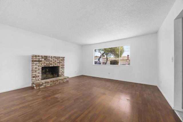 2158 17th Avenue, Santa Cruz CA: https://media.crmls.org/mediaz/6a8ca67b-a104-482f-801b-219fa4e50356.jpg