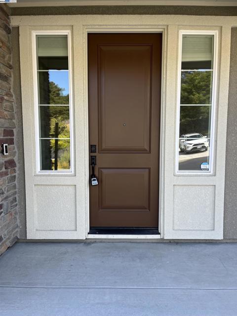 17659 Whisper Ln, Castro Valley CA: https://media.crmls.org/mediaz/6a8cf289-42d1-4b8c-a8a1-b0769fea1c78.jpg