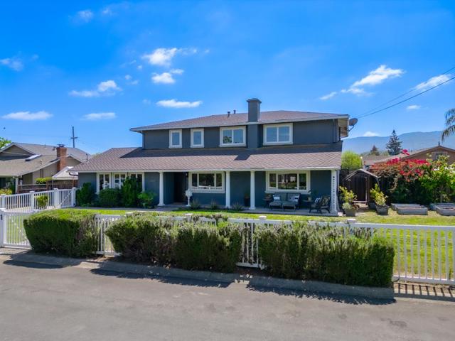 14526 Berry Way, San Jose CA: https://media.crmls.org/mediaz/6a8d415e-f391-4a9b-bb1d-0a49c06b43f2.jpg