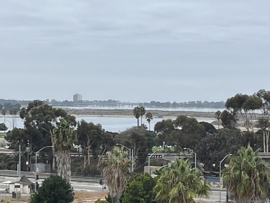 2540 Clairemont Dr - photo 5