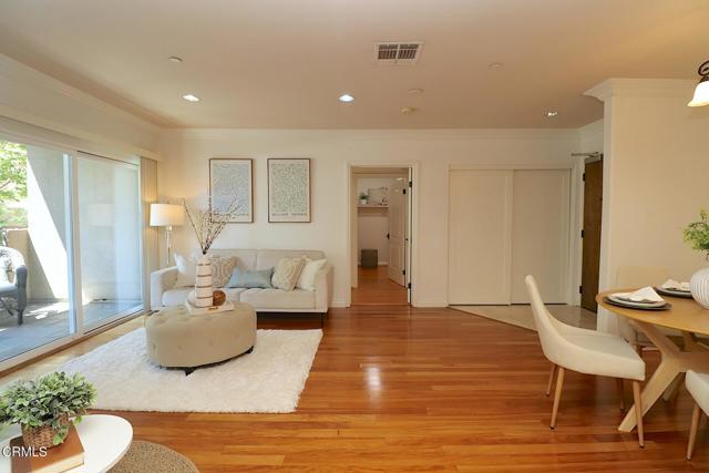 Detail Gallery Image 13 of 34 For 3855 Ingraham St #204,  Los Angeles,  CA 90005 - 3 Beds | 2 Baths