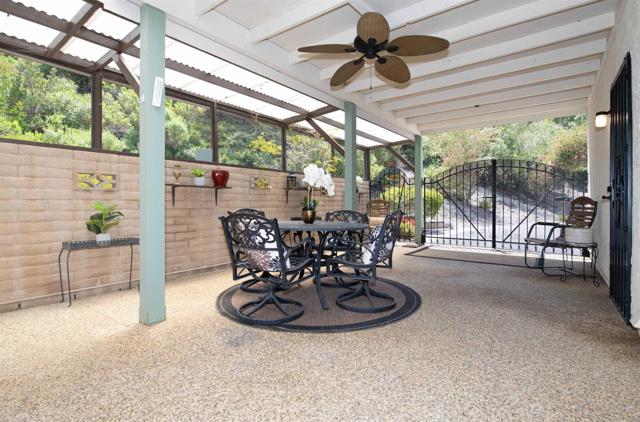 4402 Shearwater Way, Oceanside CA: https://media.crmls.org/mediaz/6a8e301f-be3e-4ea2-a6f9-c70c939de884.jpg