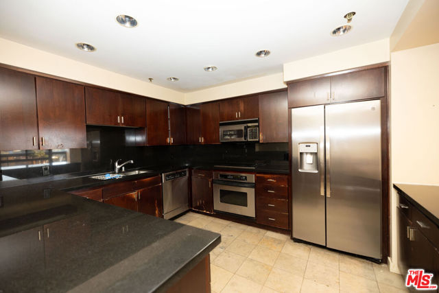 10445 Wilshire Boulevard, Los Angeles CA: https://media.crmls.org/mediaz/6a8e5b48-55f0-47b6-9f90-d97d42331eb7.jpg