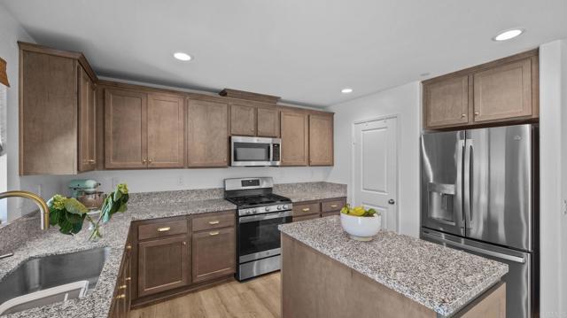 24008 Kestrel Court, Lake Elsinore CA: https://media.crmls.org/mediaz/6a8f2332-2ea3-46ec-ad5e-3eaabd424a57.jpg