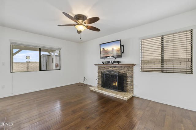 27722 Buckskin Drive, Castaic CA: https://media.crmls.org/mediaz/6a8f594a-5e51-4cc9-9498-c58388aacf59.jpg