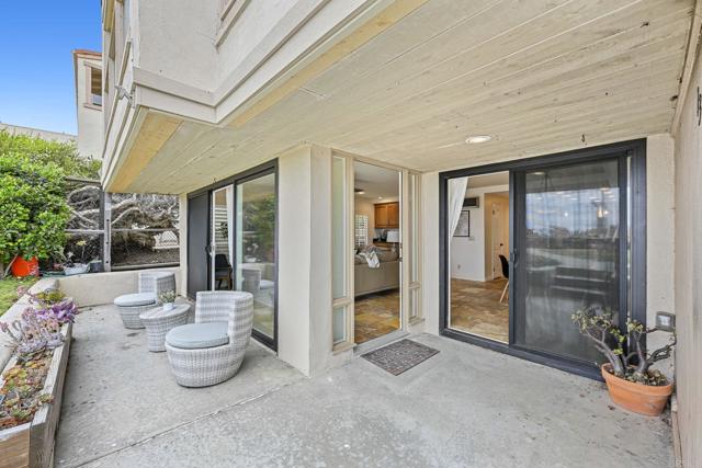 515 S Sierra Avenue, Solana Beach CA: https://media.crmls.org/mediaz/6a8fd936-610e-467d-b9a3-037a9f658db9.jpg