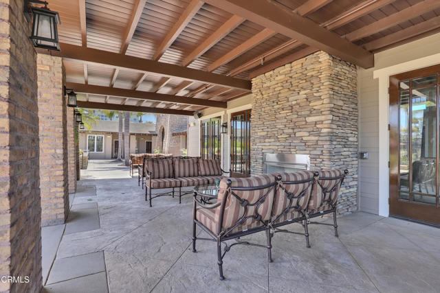 1524 Seabridge Lane, Oxnard CA: https://media.crmls.org/mediaz/6a9068a3-ad6c-4b36-b14f-c880d053811d.jpg