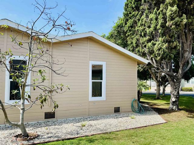 3445 Don Ortega Drive, Carlsbad CA: https://media.crmls.org/mediaz/6a9084c1-27b0-4d51-87b2-8debf1d24577.jpg