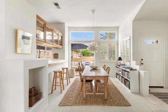 5609 Avenida De Parque, Rancho Santa Fe CA: https://media.crmls.org/mediaz/6a90d8a8-8b05-4f00-b5d0-fa098cd48dc9.jpg