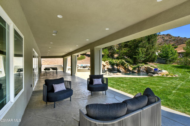 29677 Mulholland Highway, Agoura Hills CA: https://media.crmls.org/mediaz/6a919d72-699d-4796-b228-82f757f71773.jpg