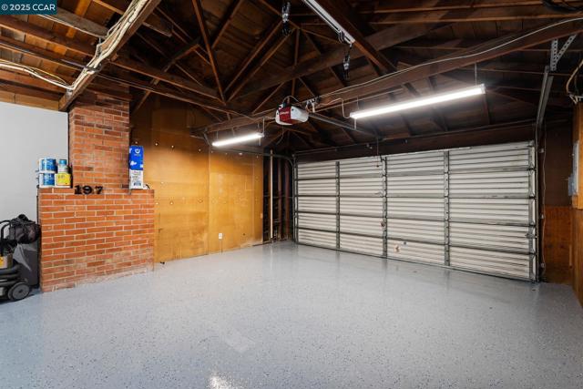 197 Hazel Dr, Pleasant Hill CA: https://media.crmls.org/mediaz/6a93576c-b13c-4e3f-9748-dc486303b779.jpg