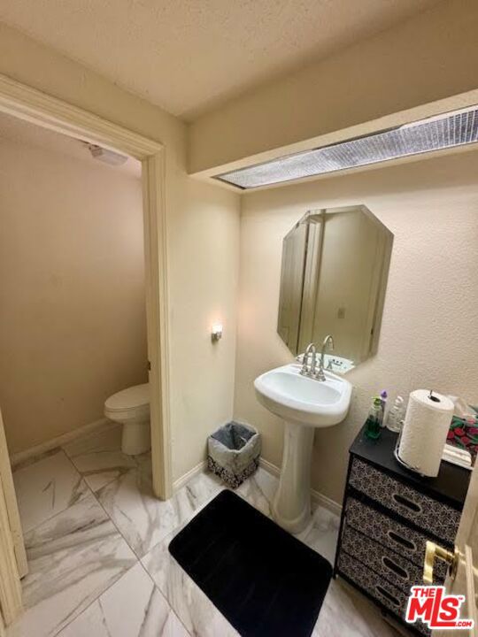 Image 20 of 31 For 408 Oakmont Drive