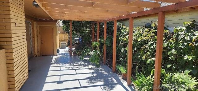 1631 Cypress Ave, San Diego CA: https://media.crmls.org/mediaz/6a94e559-bfe4-49cb-9989-eb047bd561ca.jpg
