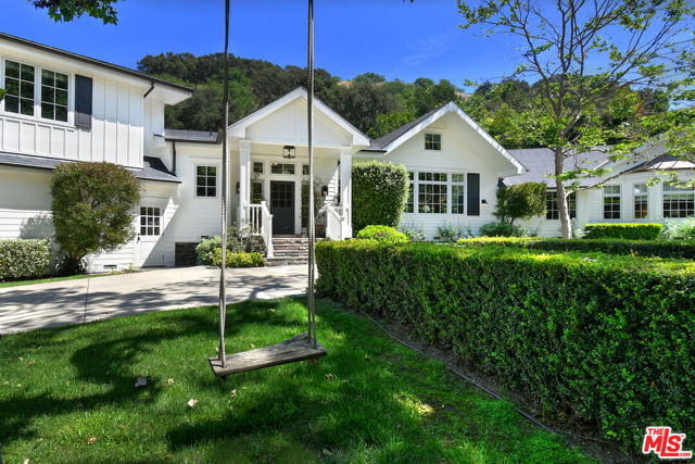 Image 8 of 55 For 3640 Longridge Avenue