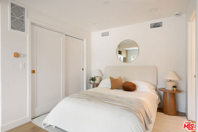 4405 Springdale Drive, Los Angeles CA: https://media.crmls.org/mediaz/6a959891-ff44-4ad4-9ace-62dc6c18526a.jpg