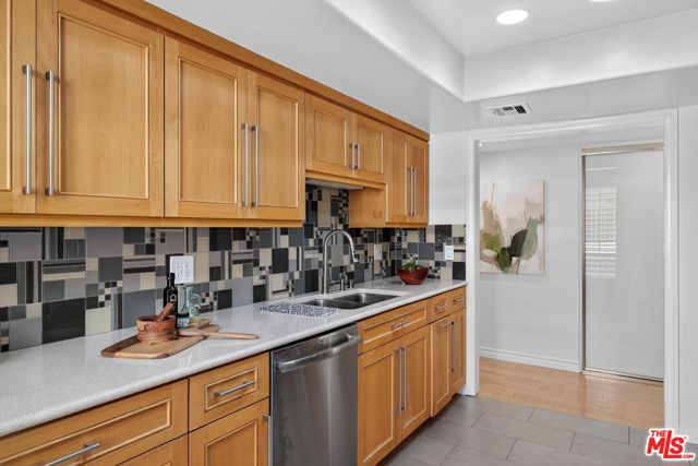 10307 Missouri Avenue, Los Angeles CA: https://media.crmls.org/mediaz/6a95f248-d267-48c2-b99e-622f8e32a03c.jpg