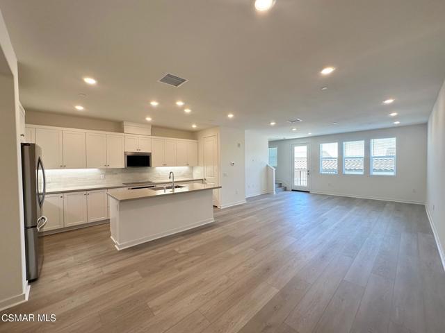 10726 Telegraph Road, Ventura CA: https://media.crmls.org/mediaz/6a96c70b-2c02-48f1-8e61-a0f8a7196115.jpg
